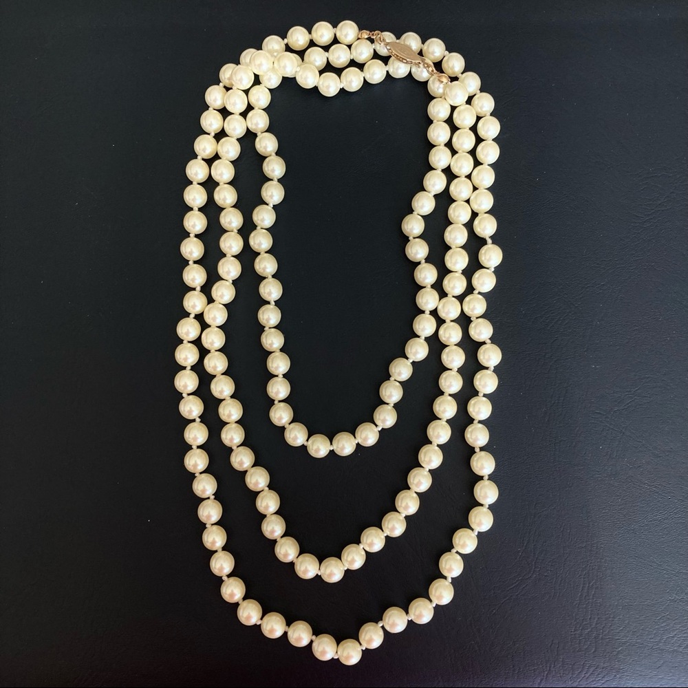 Avon White Classic Pearl Necklace 54” long